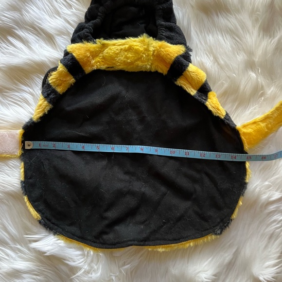 Pet Bumble Bee Costume. Size Large - Picture 7 of 8